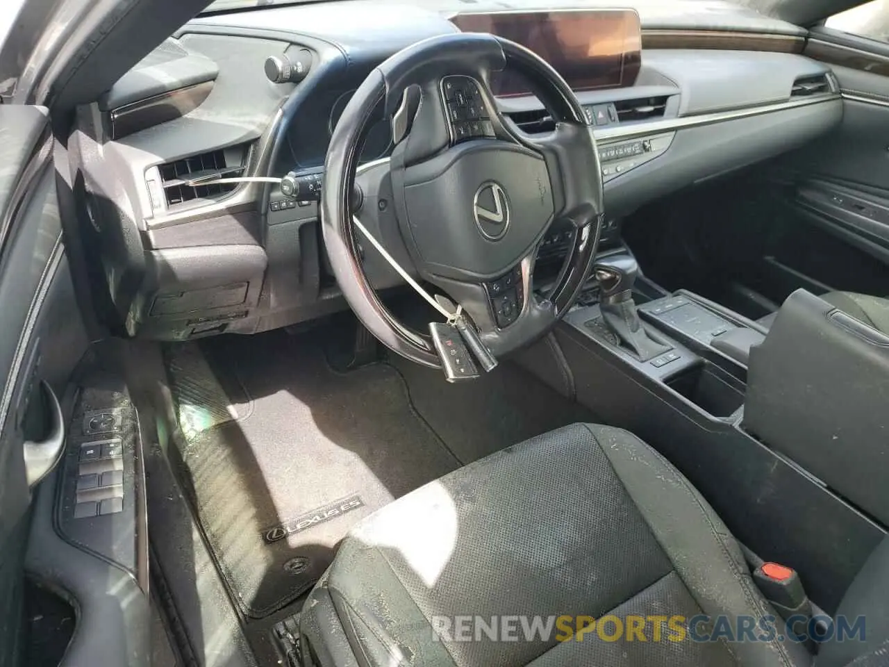 8 Photograph of a damaged car JTHB21B14K2045124 LEXUS ES300 2019