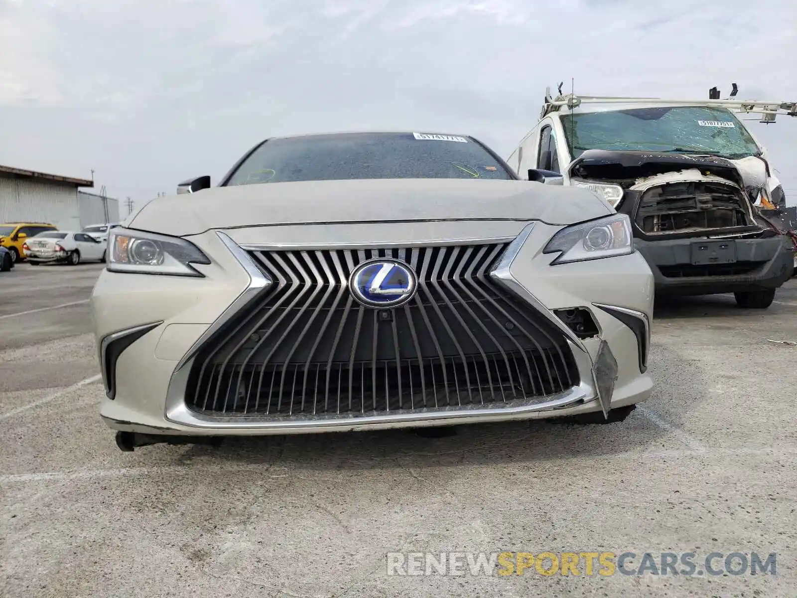 9 Photograph of a damaged car JTHB21B17K2014756 LEXUS ES300 2019