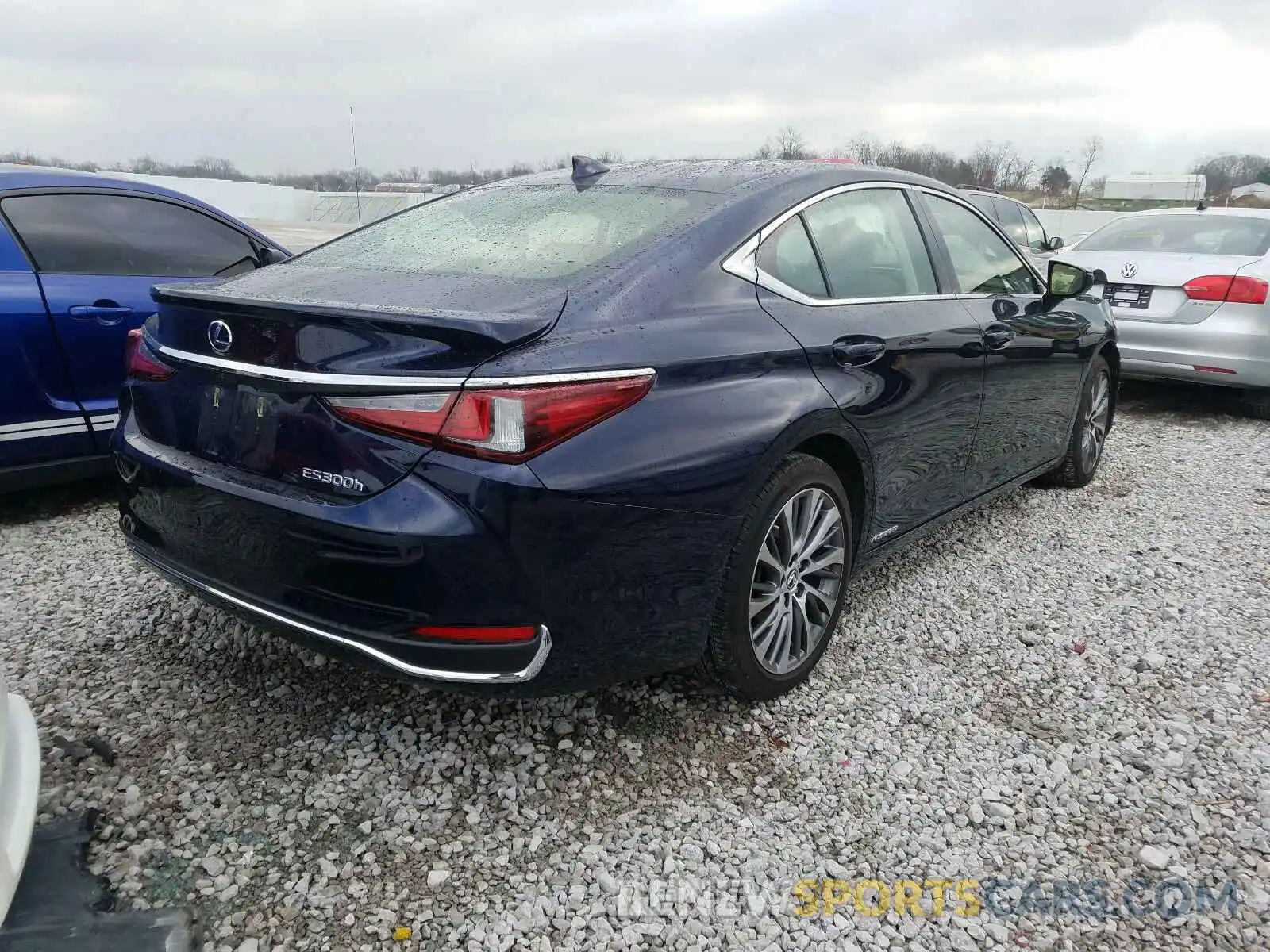 4 Photograph of a damaged car JTHB21B17K2037857 LEXUS ES300 2019