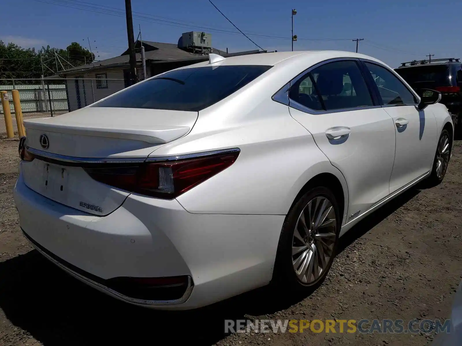 4 Photograph of a damaged car JTHB21B18K2042193 LEXUS ES300 2019