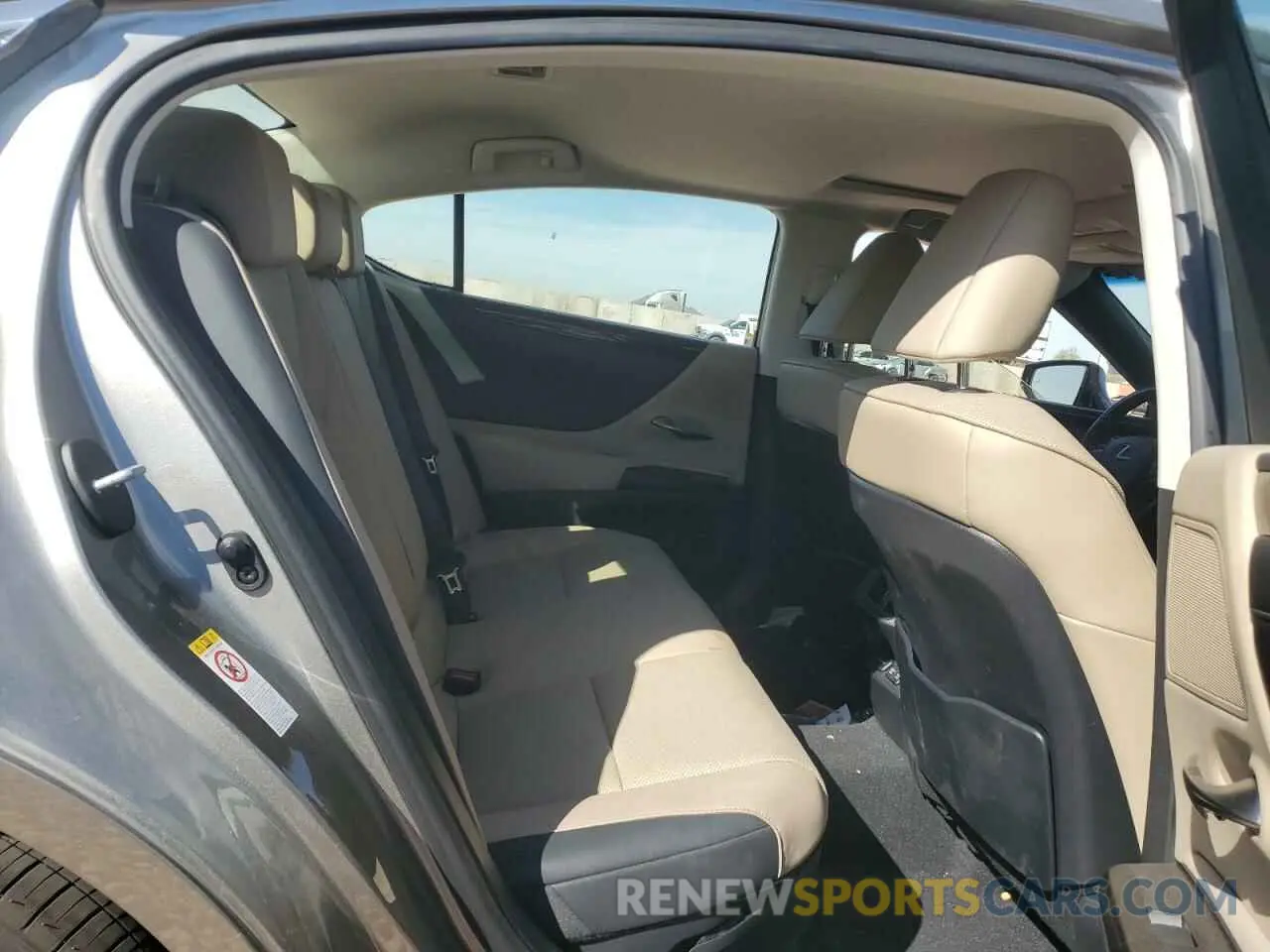 10 Photograph of a damaged car JTHB21B19K2032451 LEXUS ES300 2019