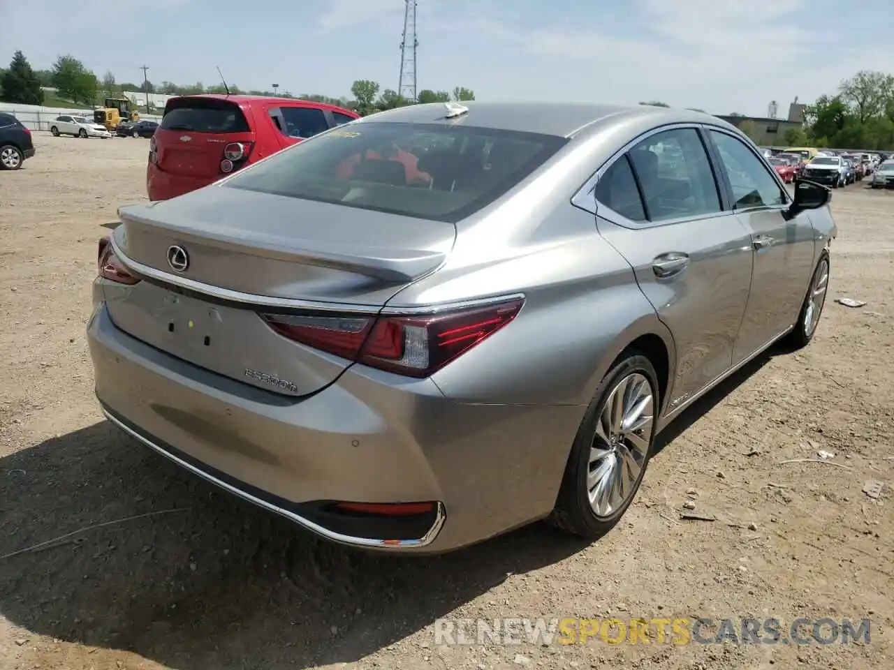 4 Photograph of a damaged car JTHB21B19K2040551 LEXUS ES300 2019