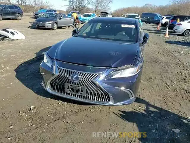 11 Photograph of a damaged car JTHB21B1XK2013634 LEXUS ES300 2019