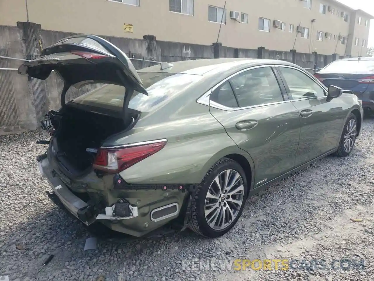 4 Photograph of a damaged car JTHB21B1XK2029624 LEXUS ES300 2019