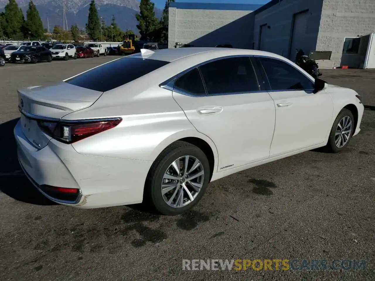 3 Photograph of a damaged car 58AC21B10LU006160 LEXUS ES300 2020