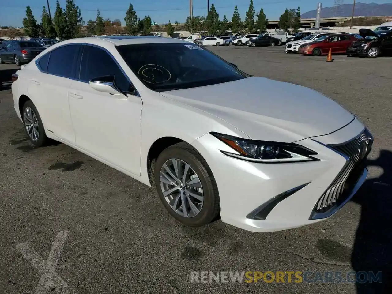 4 Photograph of a damaged car 58AC21B10LU006160 LEXUS ES300 2020