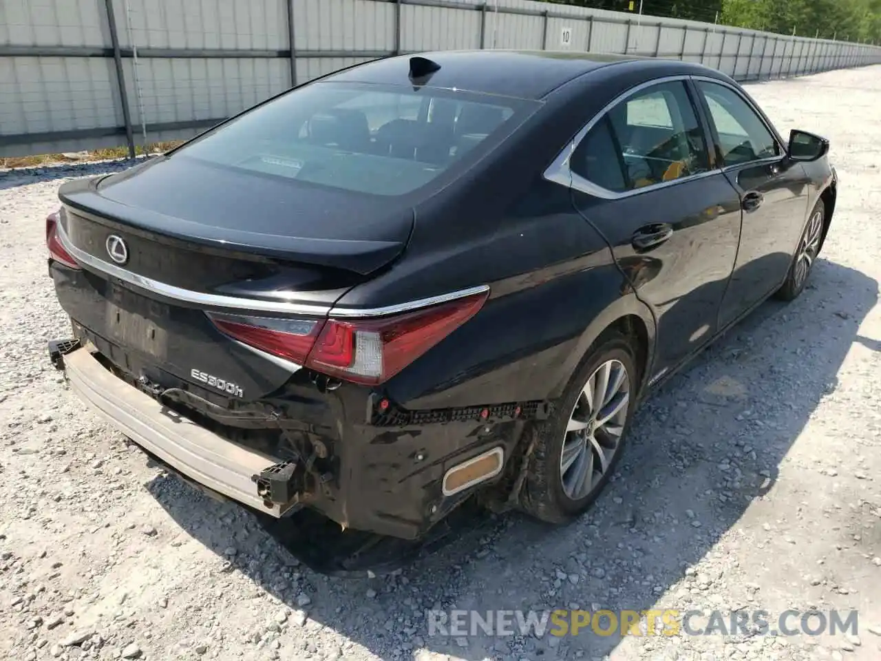 4 Photograph of a damaged car 58AC21B12LU007049 LEXUS ES300 2020