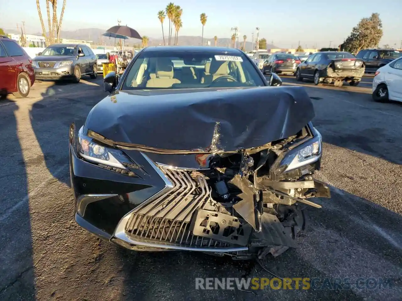 5 Photograph of a damaged car 58AD21B10LU004638 LEXUS ES300 2020