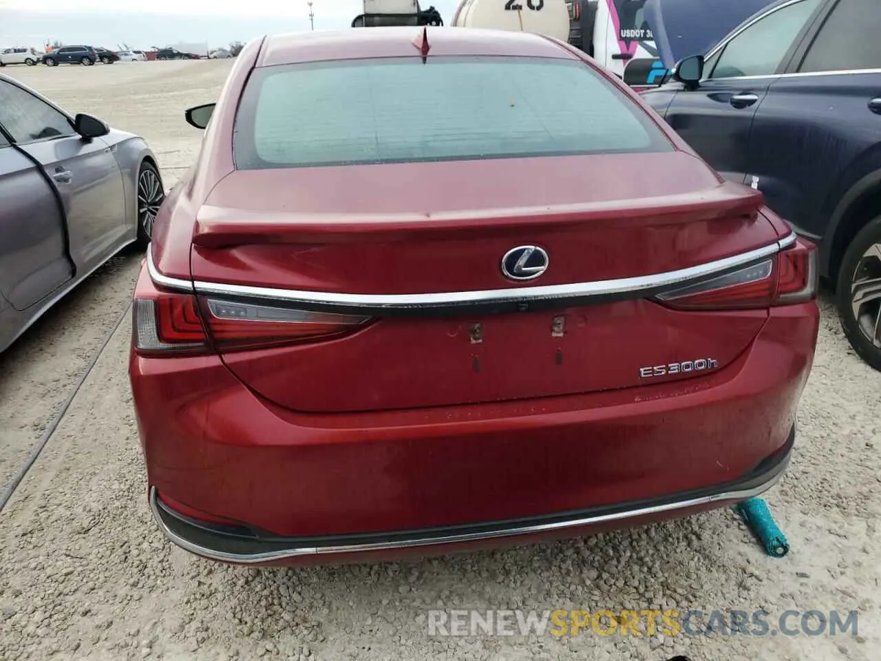 6 Photograph of a damaged car 58AD21B10LU005367 LEXUS ES300 2020