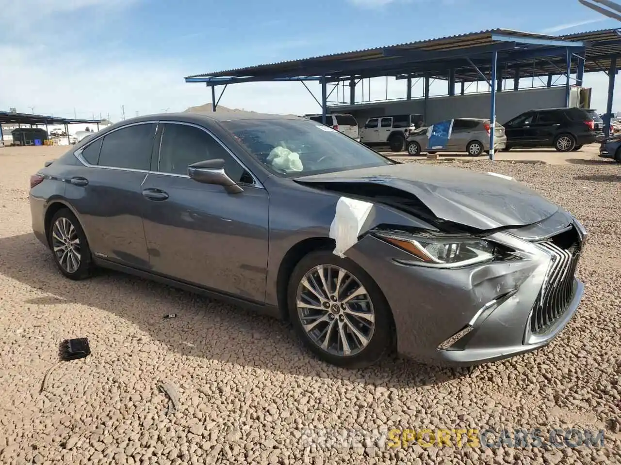 4 Photograph of a damaged car 58AD21B10LU007233 LEXUS ES300 2020