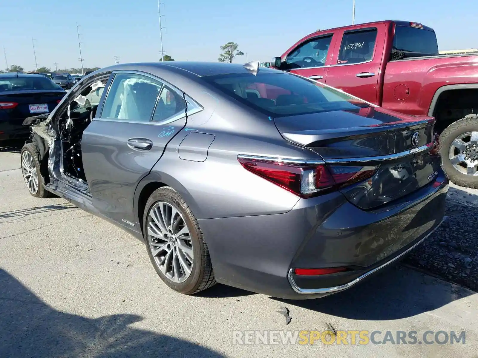 3 Photograph of a damaged car 58AD21B10LU009516 LEXUS ES300 2020