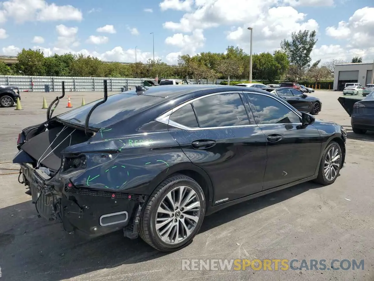 3 Photograph of a damaged car 58AD21B11LU004549 LEXUS ES300 2020