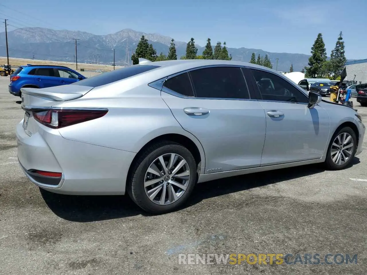 3 Photograph of a damaged car 58AD21B11LU004552 LEXUS ES300 2020