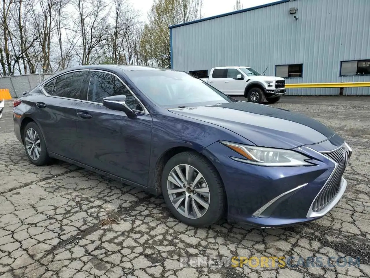 4 Photograph of a damaged car 58AD21B11LU004812 LEXUS ES300 2020