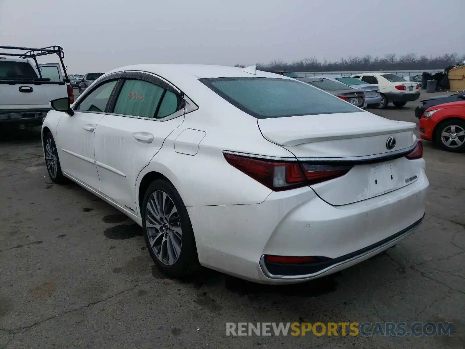 3 Photograph of a damaged car 58AD21B11LU010447 LEXUS ES300 2020