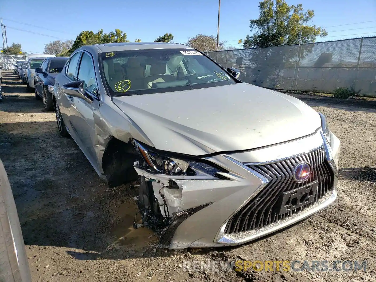 1 Photograph of a damaged car 58AD21B11LU012294 LEXUS ES300 2020