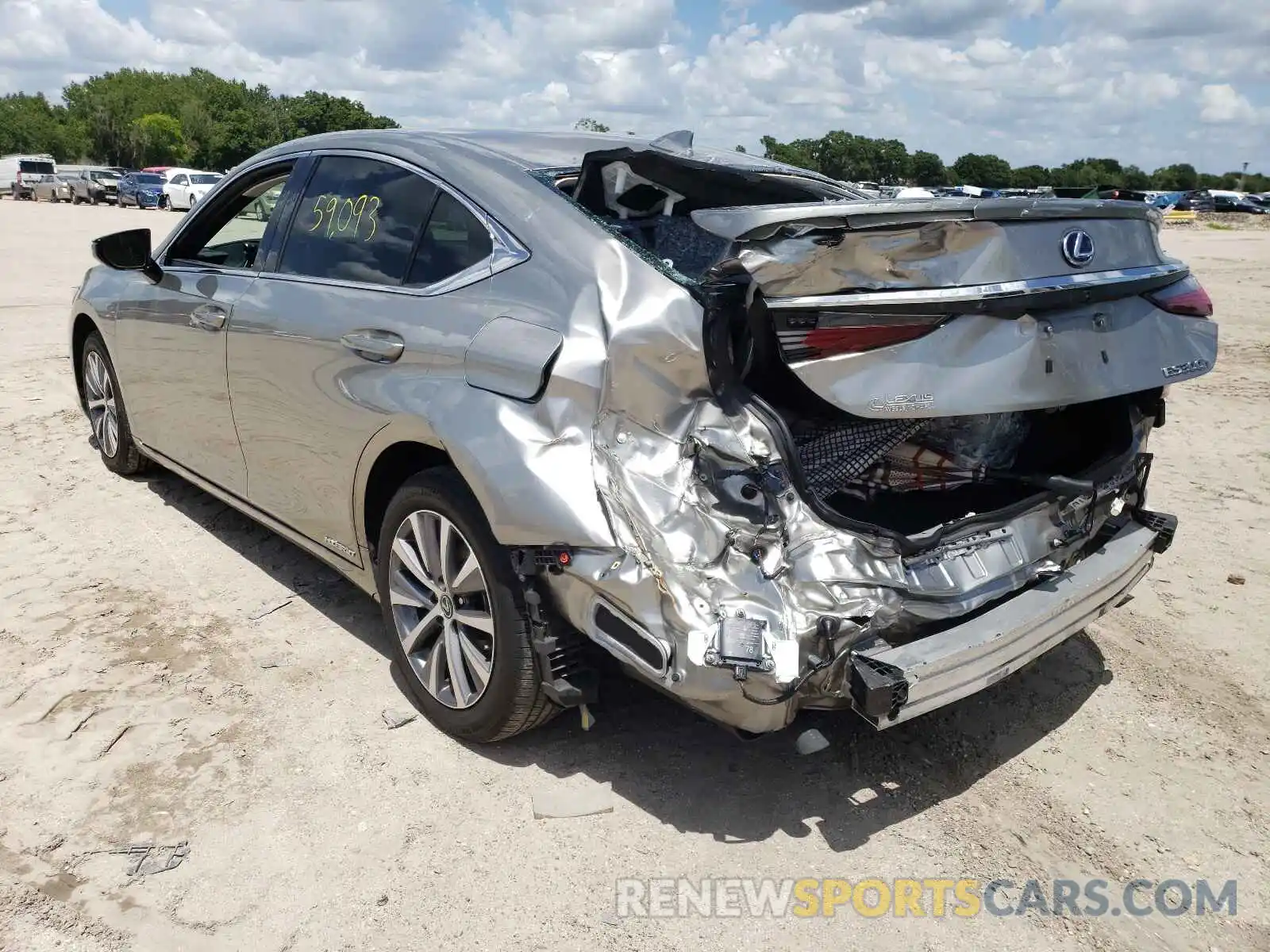 3 Photograph of a damaged car 58AD21B13LU005198 LEXUS ES300 2020