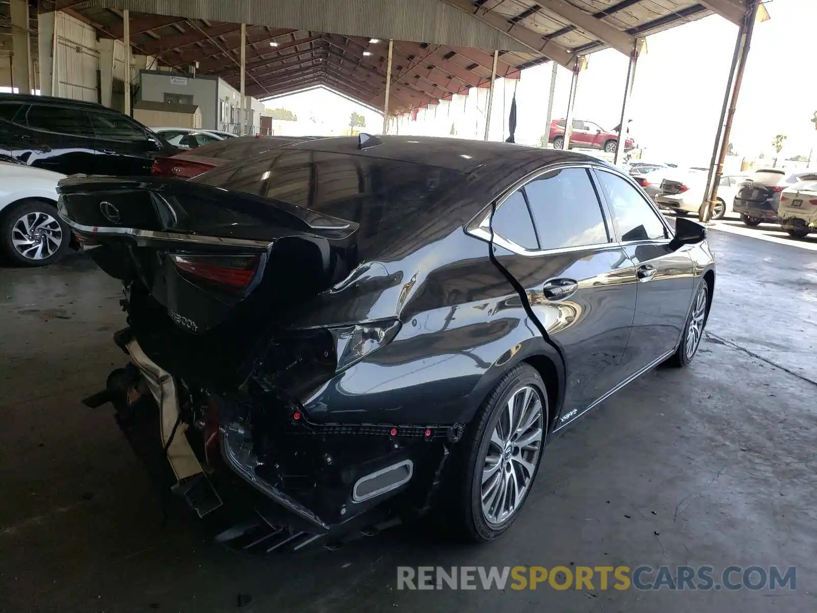 4 Photograph of a damaged car 58AD21B14LU006263 LEXUS ES300 2020