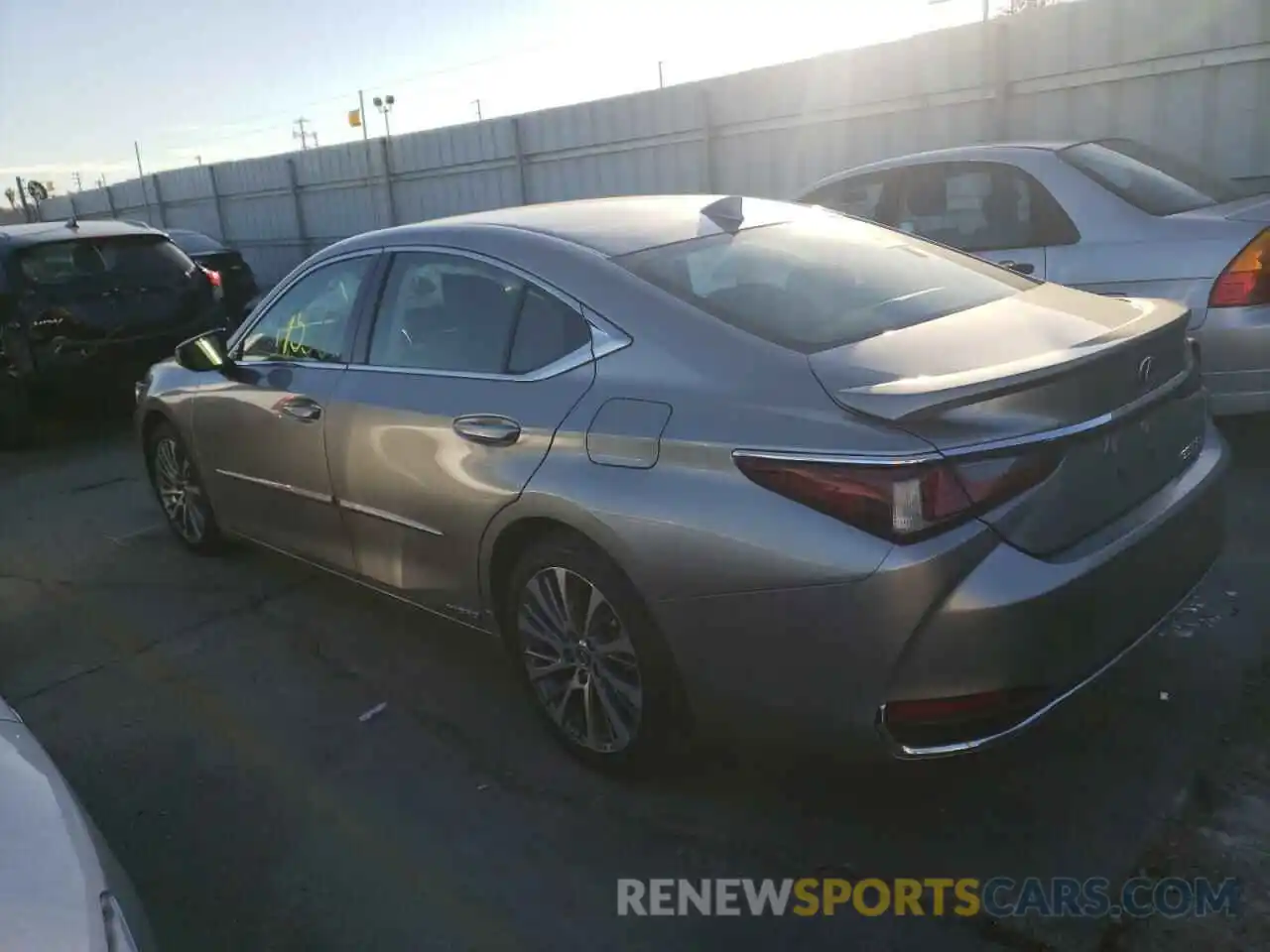 2 Photograph of a damaged car 58AD21B14LU006960 LEXUS ES300 2020