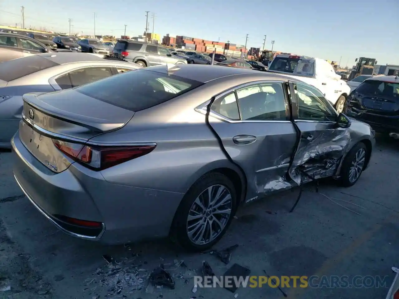 3 Photograph of a damaged car 58AD21B14LU006960 LEXUS ES300 2020