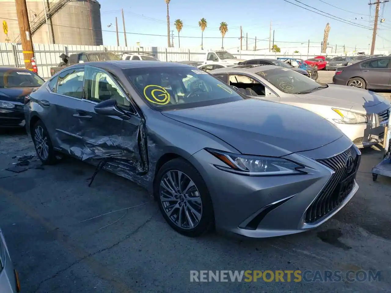 4 Photograph of a damaged car 58AD21B14LU006960 LEXUS ES300 2020