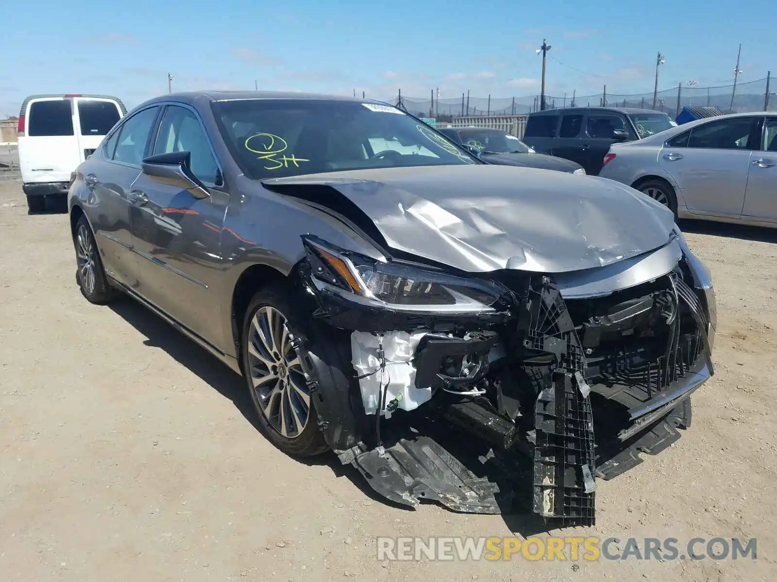 1 Photograph of a damaged car 58AD21B14LU008434 LEXUS ES300 2020