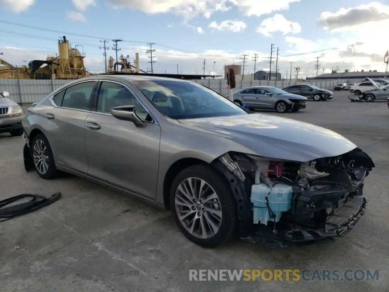 1 Photograph of a damaged car 58AD21B14LU011446 LEXUS ES300 2020