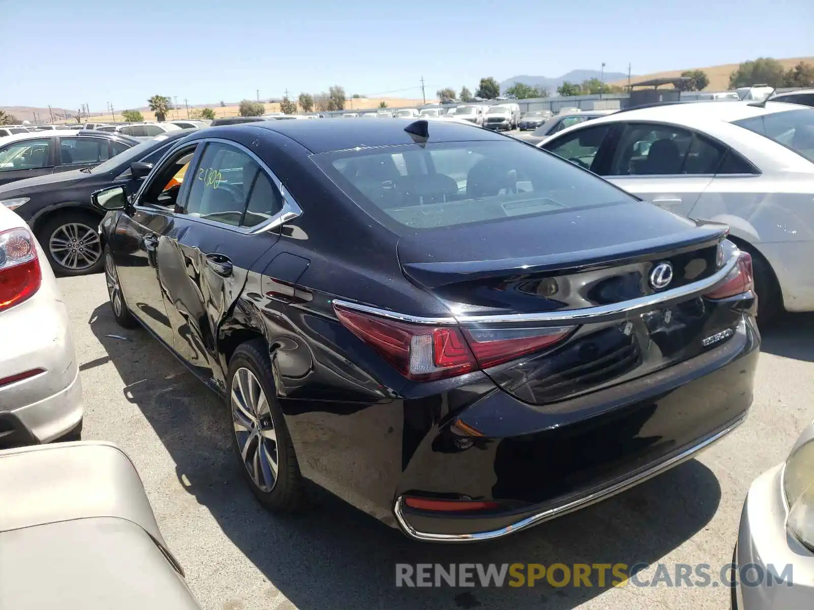 3 Photograph of a damaged car 58AD21B17LU004457 LEXUS ES300 2020