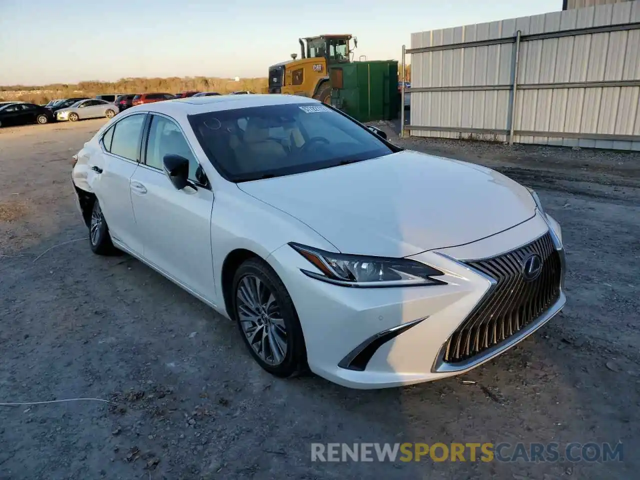 4 Photograph of a damaged car 58AD21B17LU007469 LEXUS ES300 2020