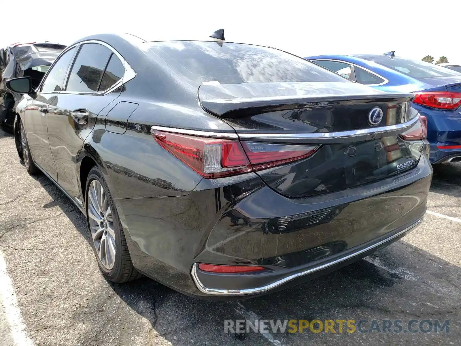 3 Photograph of a damaged car 58AD21B17LU008685 LEXUS ES300 2020