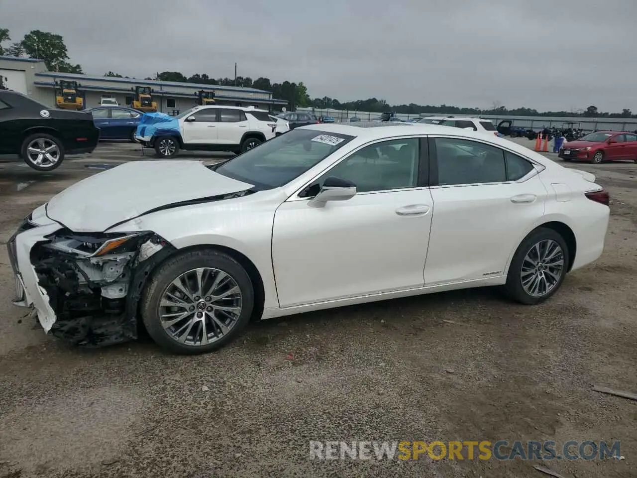 1 Photograph of a damaged car 58AD21B17LU009951 LEXUS ES300 2020