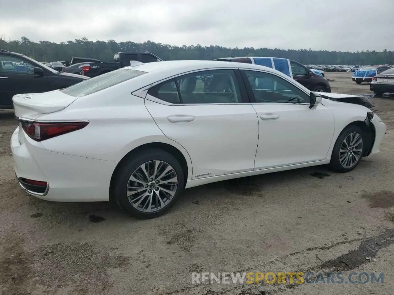3 Photograph of a damaged car 58AD21B17LU009951 LEXUS ES300 2020