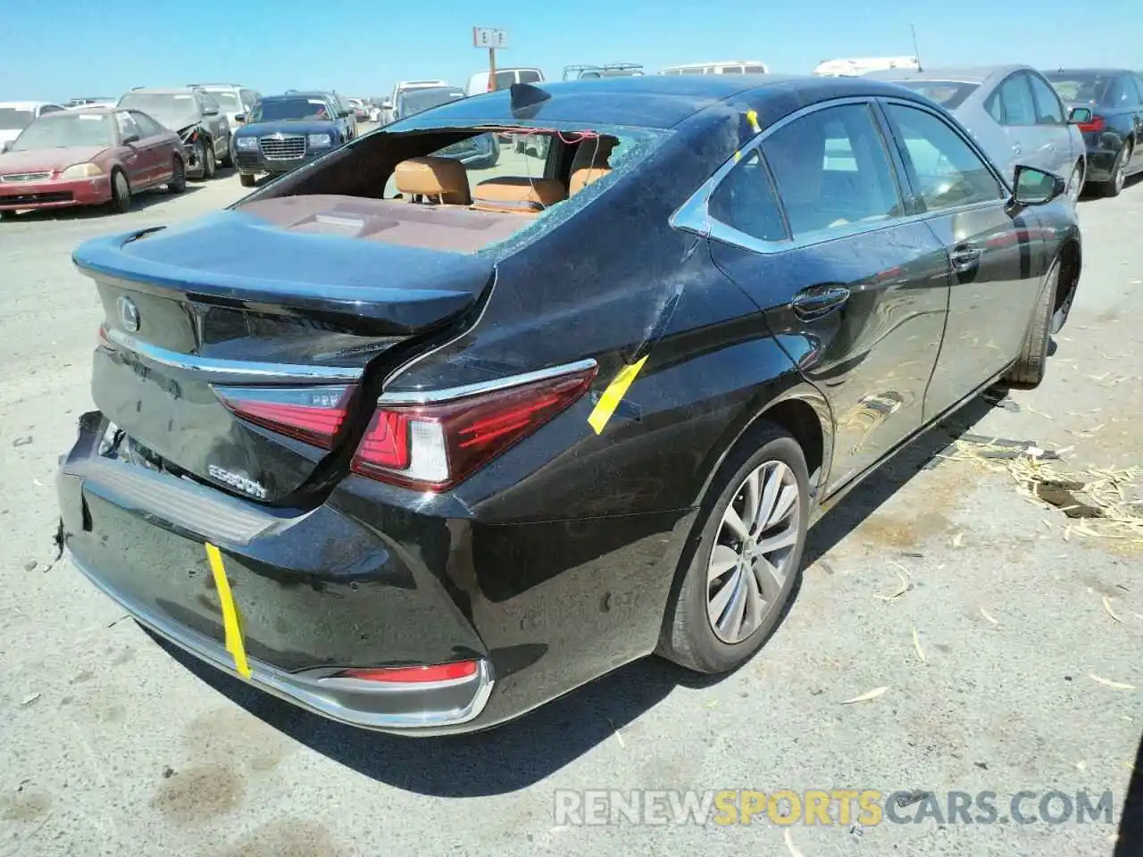 4 Photograph of a damaged car 58AD21B18LU005519 LEXUS ES300 2020