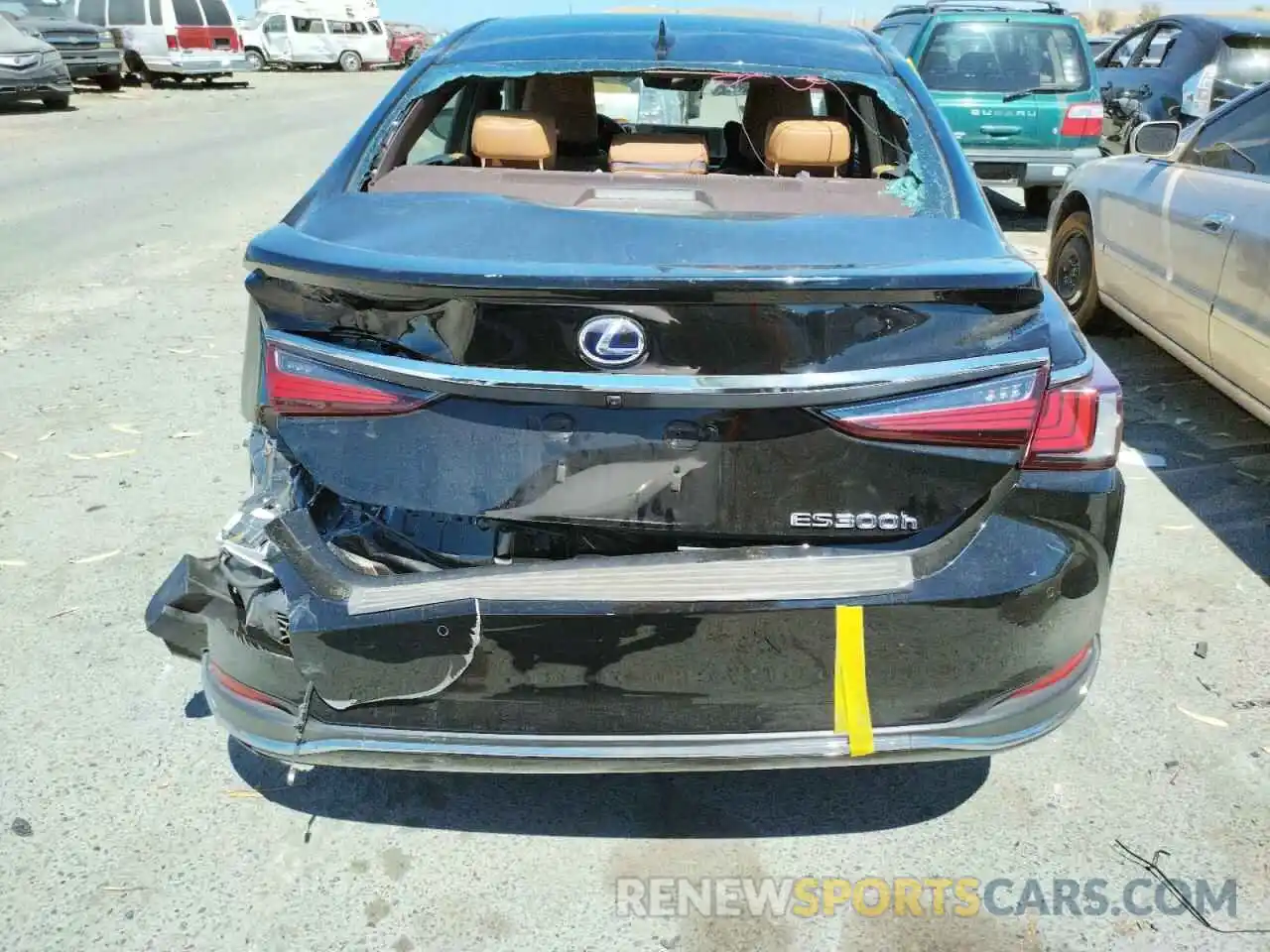 9 Photograph of a damaged car 58AD21B18LU005519 LEXUS ES300 2020