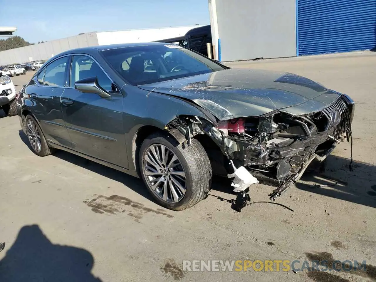 4 Photograph of a damaged car 58AD21B18LU006072 LEXUS ES300 2020
