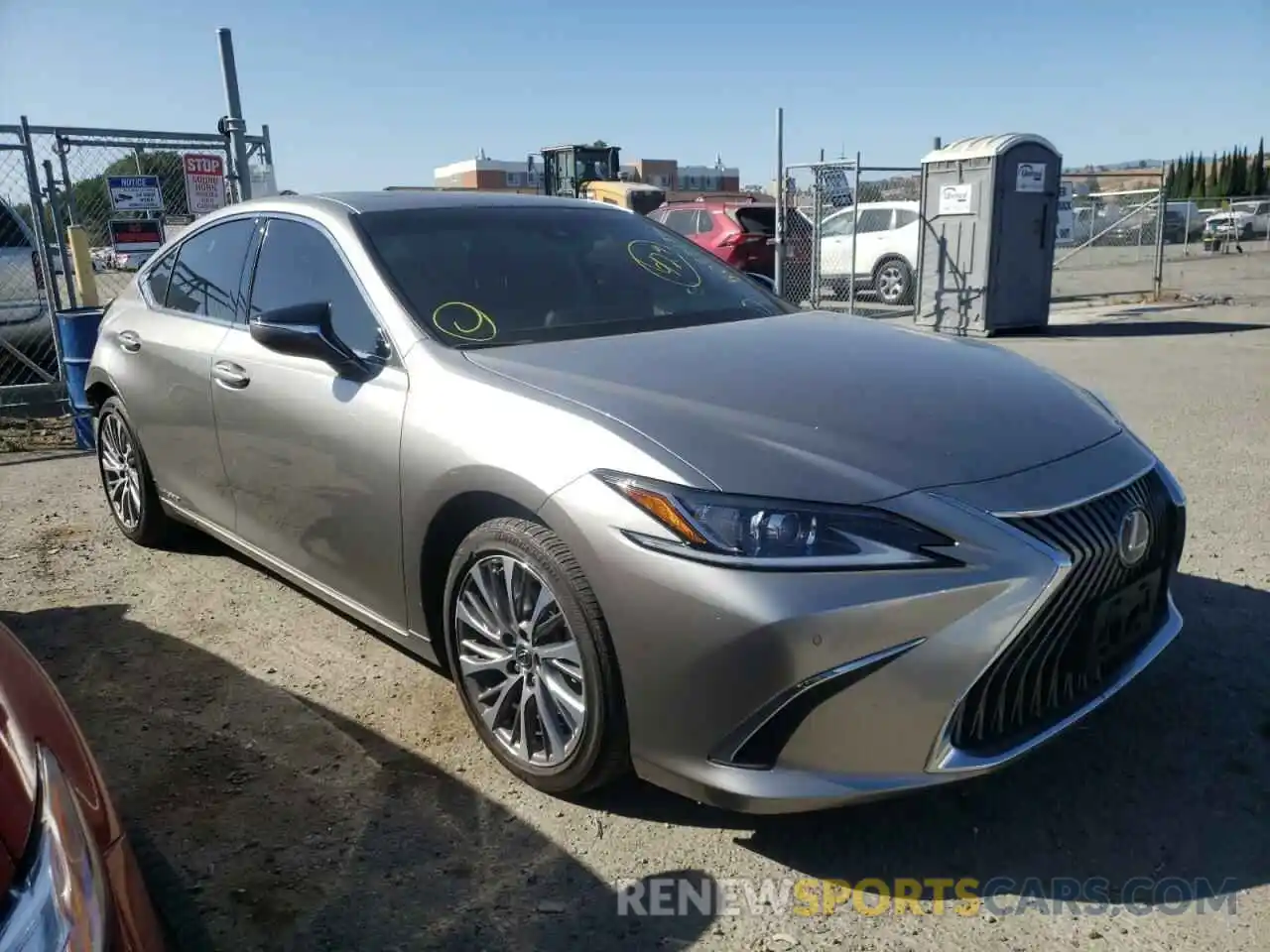 1 Photograph of a damaged car 58AD21B18LU008436 LEXUS ES300 2020