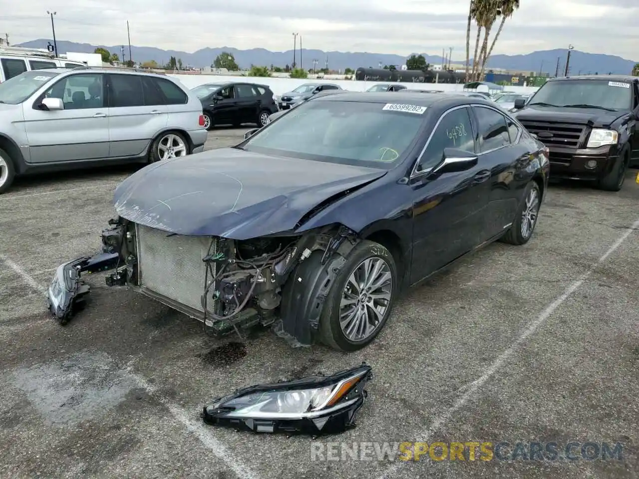 2 Photograph of a damaged car 58AD21B1XLU012150 LEXUS ES300 2020