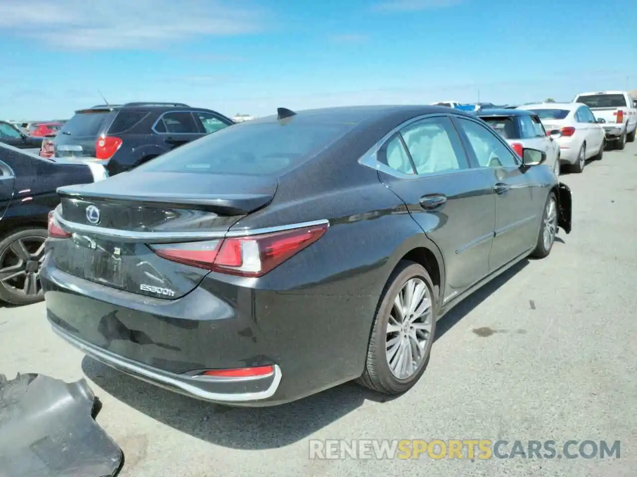 4 Photograph of a damaged car 58AD21B1XLU012519 LEXUS ES300 2020