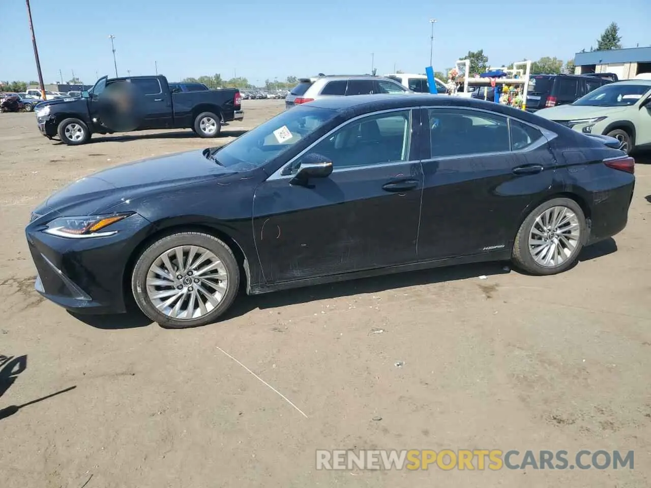 1 Photograph of a damaged car 58AE21B13LU005917 LEXUS ES300 2020