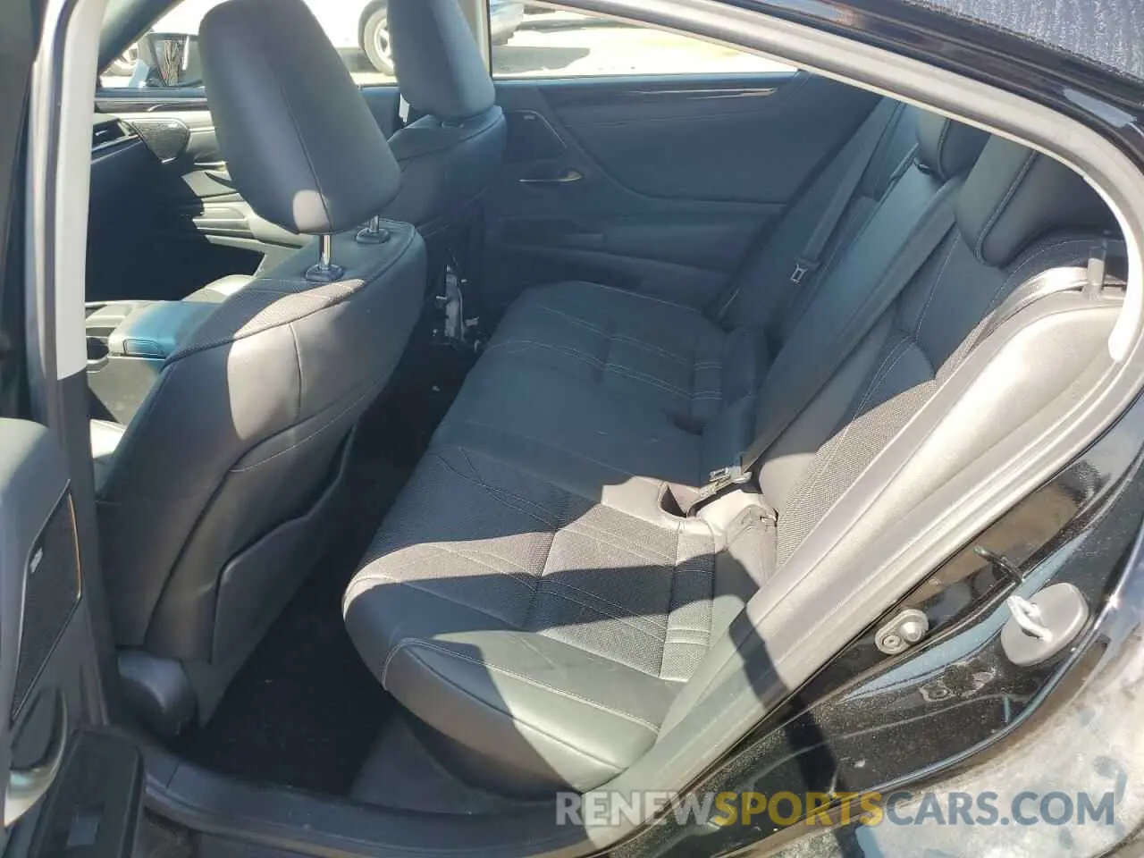 10 Photograph of a damaged car 58AE21B13LU005917 LEXUS ES300 2020