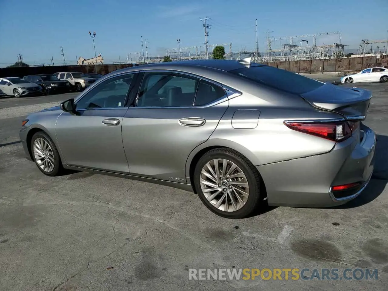 2 Photograph of a damaged car 58AE21B13LU012561 LEXUS ES300 2020