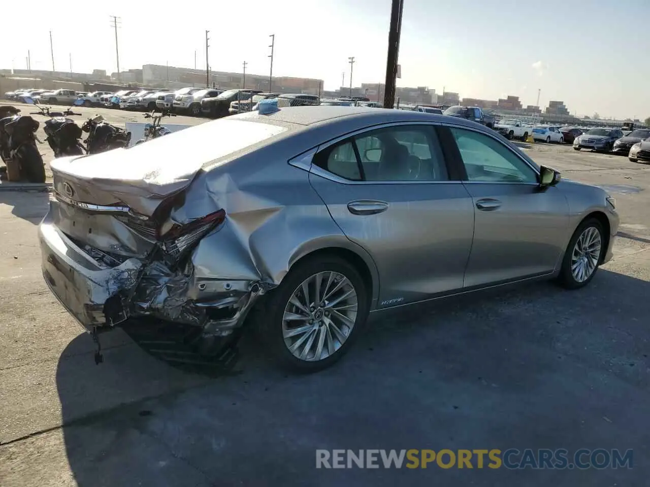 3 Photograph of a damaged car 58AE21B13LU012561 LEXUS ES300 2020