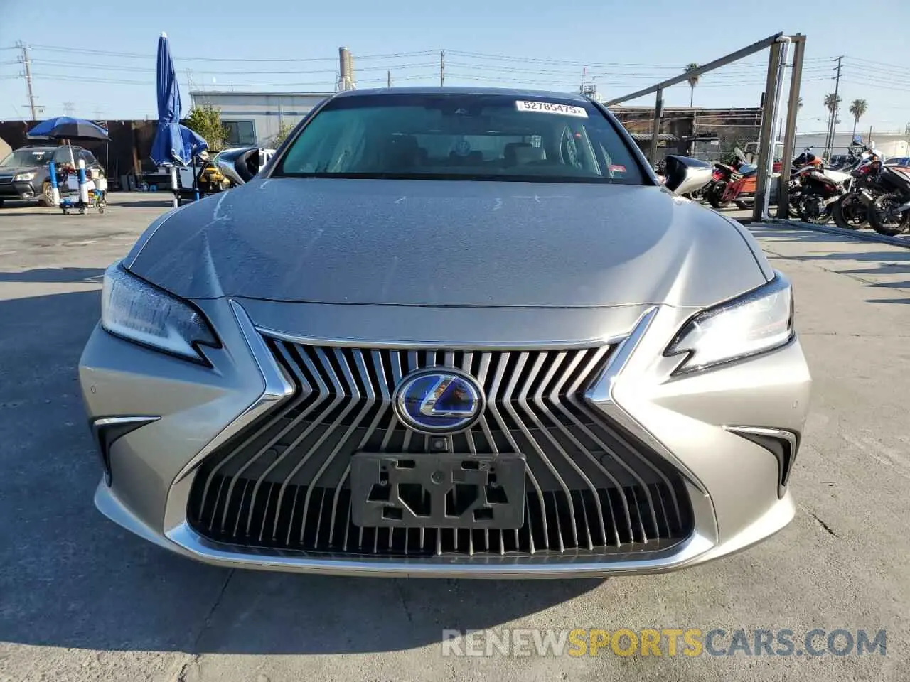 5 Photograph of a damaged car 58AE21B13LU012561 LEXUS ES300 2020