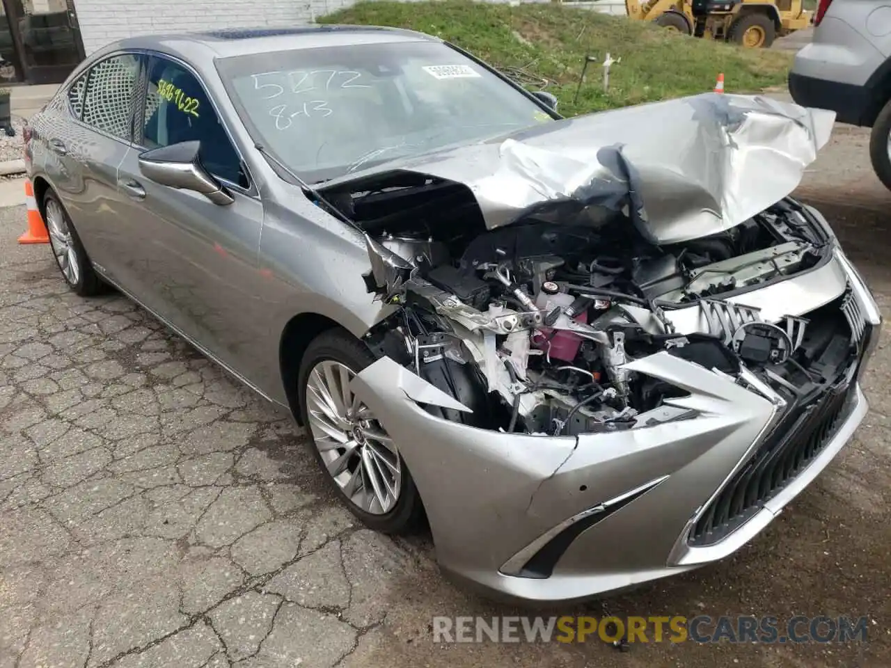 1 Photograph of a damaged car 58AE21B15LU005272 LEXUS ES300 2020