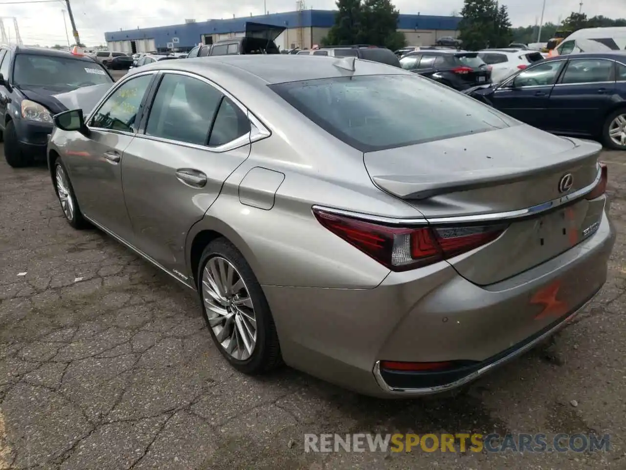 3 Photograph of a damaged car 58AE21B15LU005272 LEXUS ES300 2020