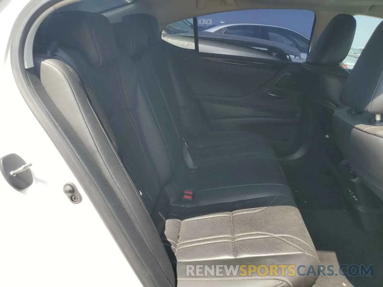 10 Photograph of a damaged car 58AE21B17LU010800 LEXUS ES300 2020