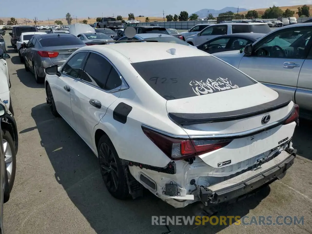 2 Photograph of a damaged car 58AE21B17LU010800 LEXUS ES300 2020