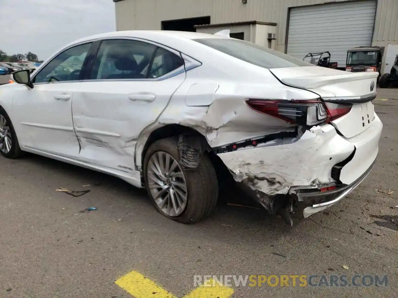 9 Photograph of a damaged car 58AE21B18LU005492 LEXUS ES300 2020