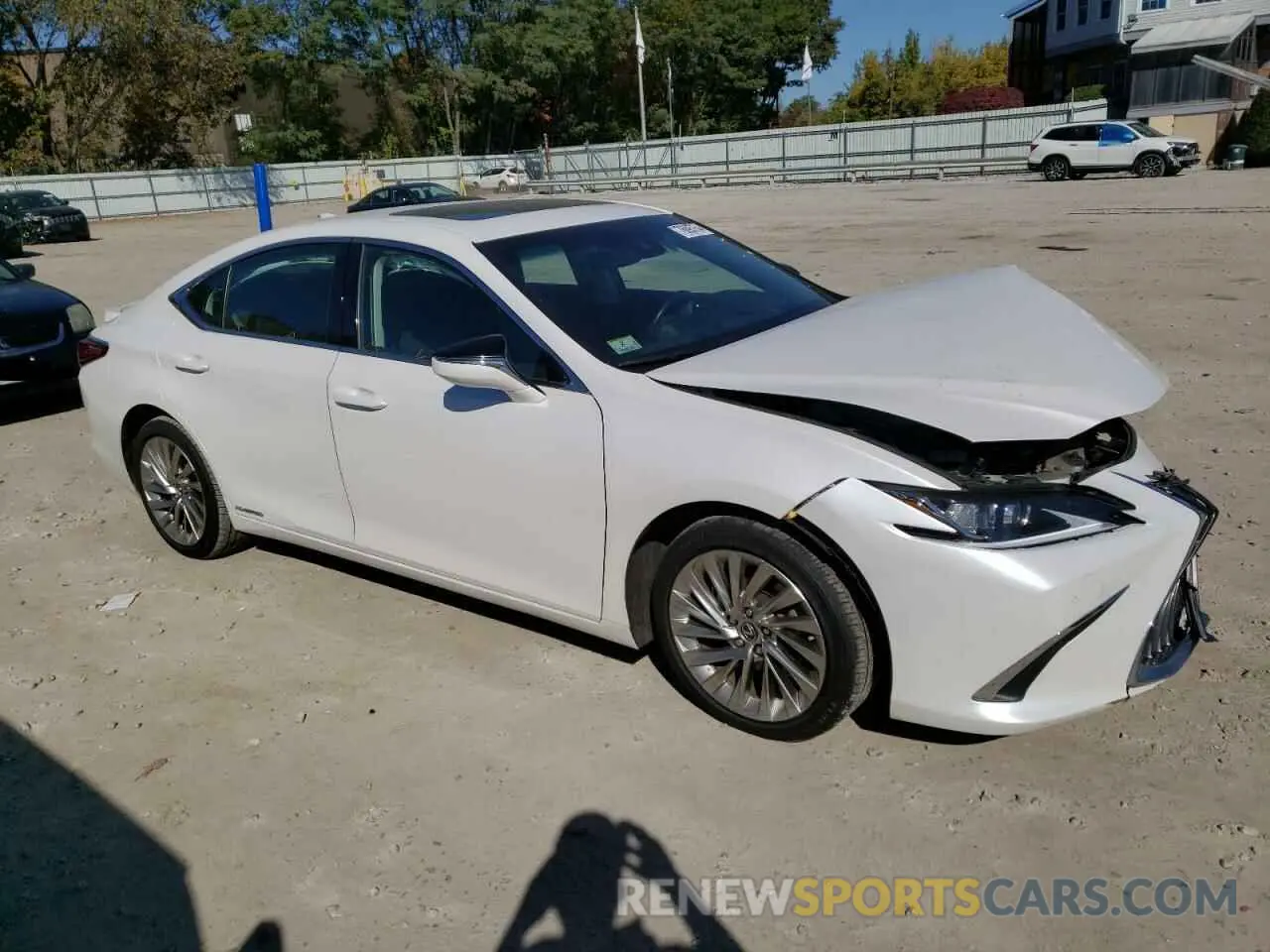 4 Photograph of a damaged car 58AE21B19LU004836 LEXUS ES300 2020