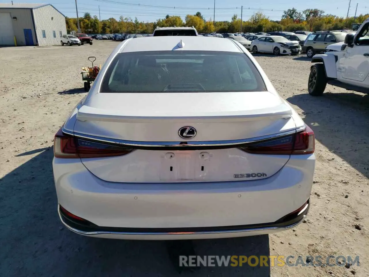 6 Photograph of a damaged car 58AE21B19LU004836 LEXUS ES300 2020